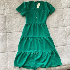 🌿 Monteau Green Dress